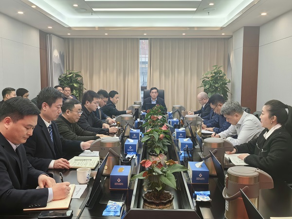 王思軍在省城市更新等三家公司重點(diǎn)工作推進(jìn)會(huì )上強調要以新作風(fēng)、新?lián)敚瑢?shí)現新發(fā)展